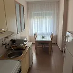 Ira's Square With Free Parking アパート