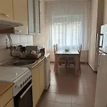 Ira's Square With Free Parking アパート *