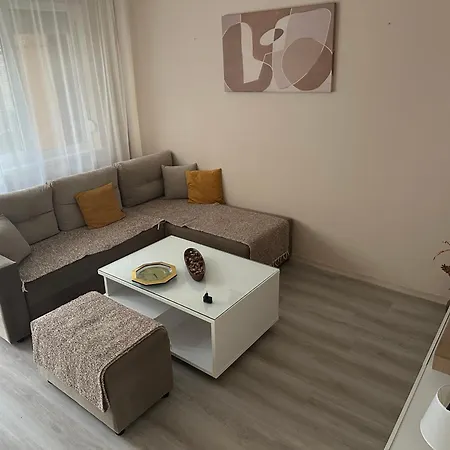 Apartment Ira's Square With Free Parking