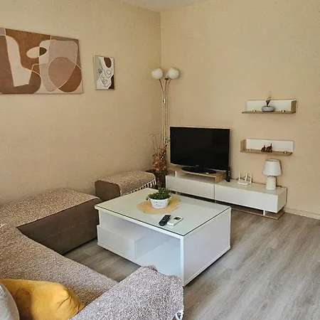 Apartment Ira's Square With Free Parking