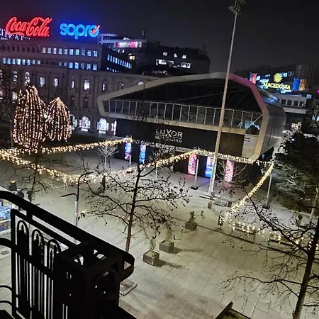 Ira's Square With Free Parking *