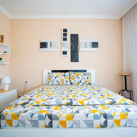 Appartamento Ira's Square With Free Parking Skopje