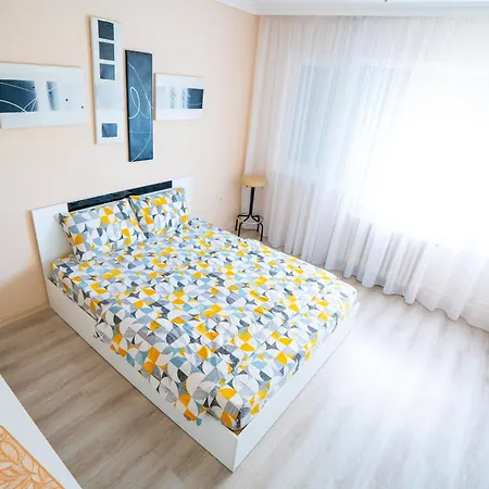 Appartamento Ira's Square With Free Parking Skopje