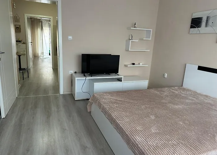 Ira's Square With Free Parking Appartement Skopje