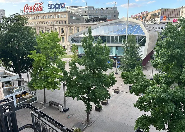 Ira's Square With Free Parking Lägenhet Skopje
