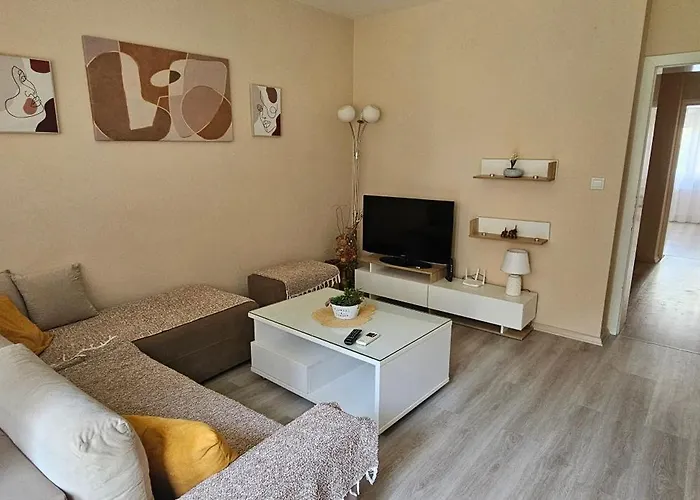 Ira's Square With Free Parking