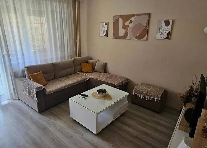 Ira's Square With Free Parking *