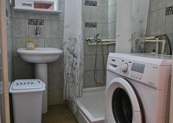 Ira's Square With Free Parking Lägenhet *